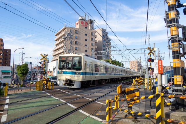 Odakyu Line train – the way to reach Hadano from Shinjuku