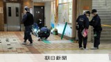 大阪の地下街の刺傷、女性以外を襲うそぶりなし　男2人の行方を捜査