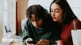 イギリスが16歳未満のSNS禁止措置を導入へ、来春にも施行したいと首相